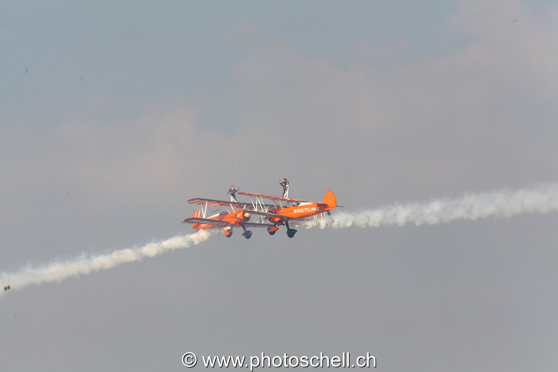 Air 14 : Acrobates sur des biplans Breitling