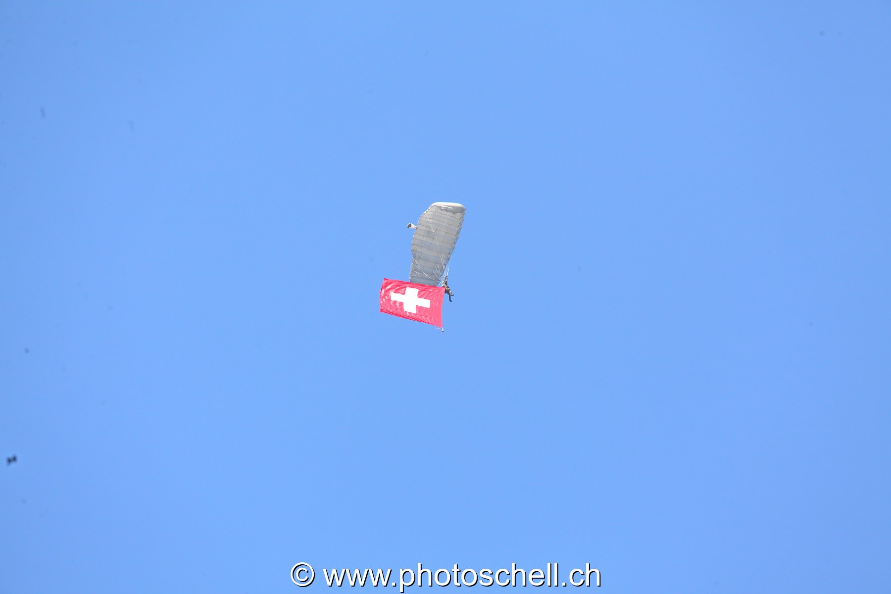 Air 14 : Parchutiste avec le drapeau SUisse