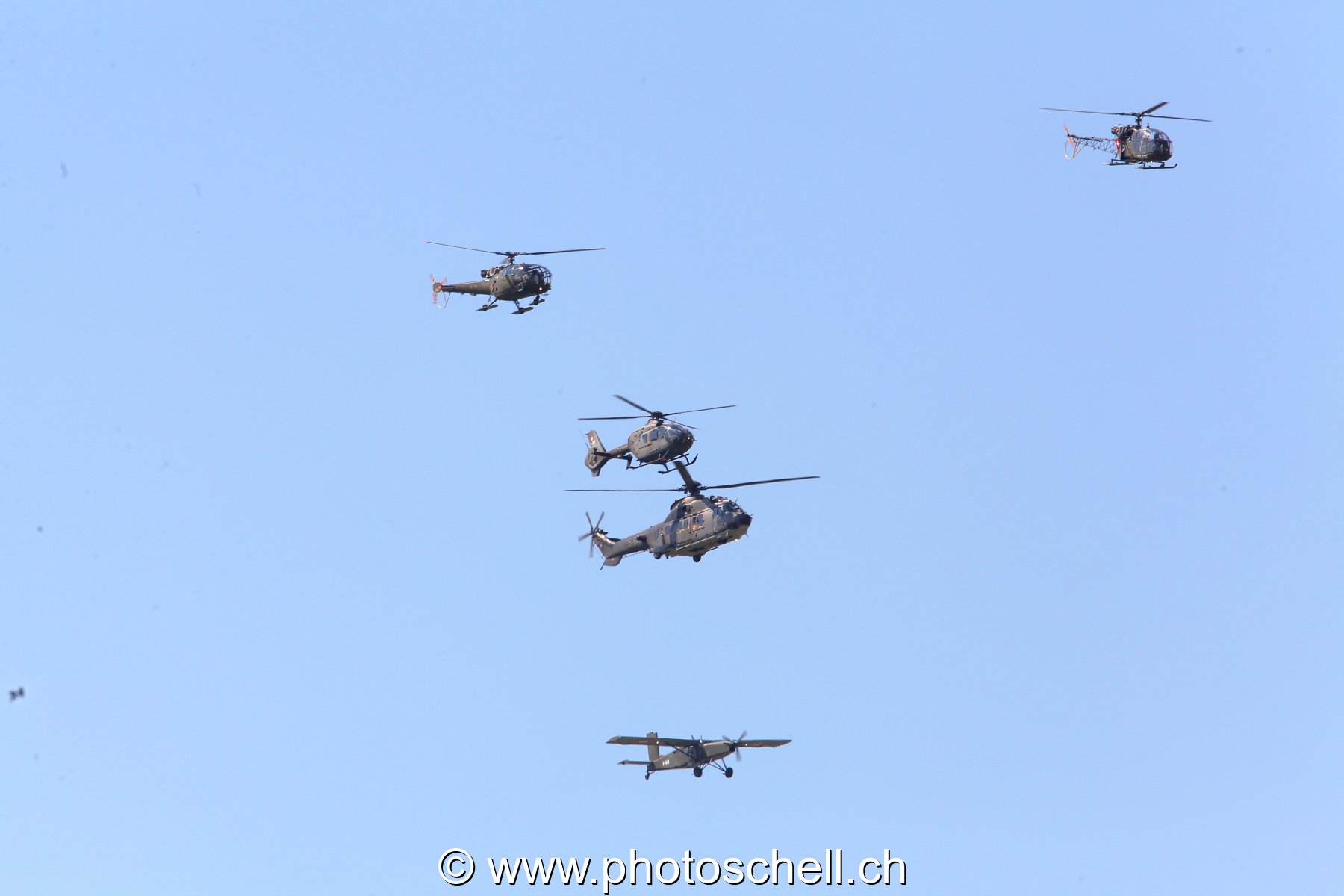 Air 14 : hélicoptères militaires et Pilatus