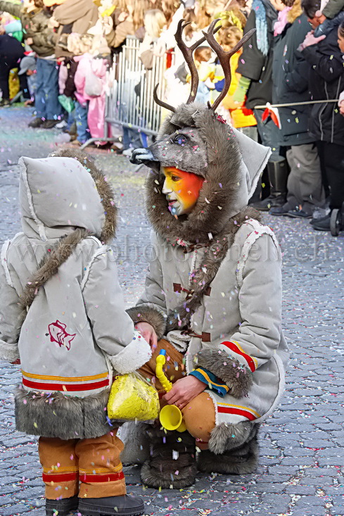 Ouverture du cortège par les bullois d'Au Pas de la Boille 