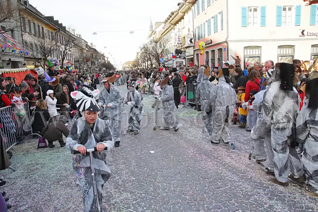 Trotinette dans la grand\'rue