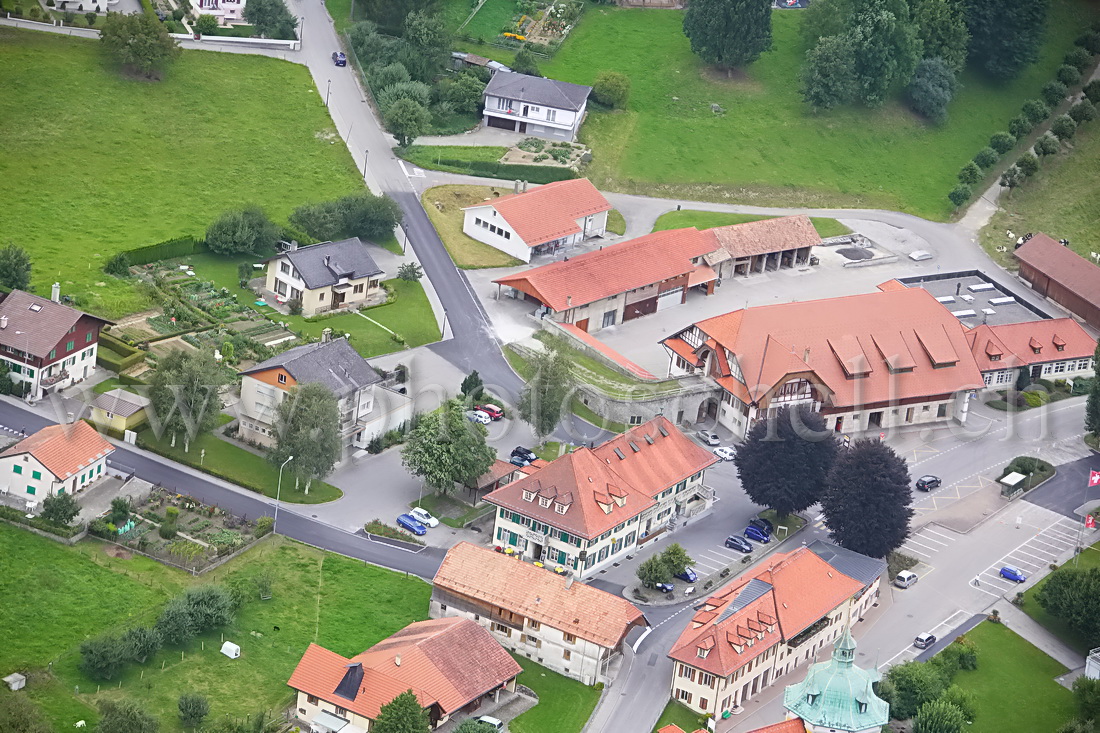 La ferme, la laiterie et la Croix Blanche de Marsens