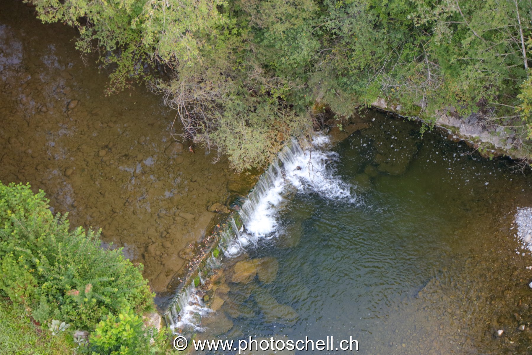 Rivière et cascade vus d'en haut