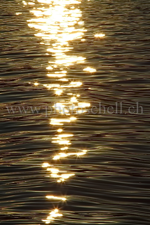 Reflets du soleil dans l\'eau