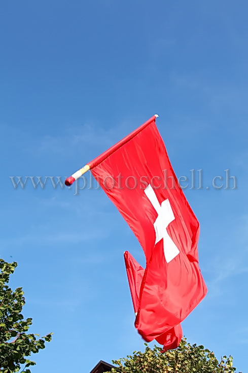 Drapeaux Suisses dans le ciel