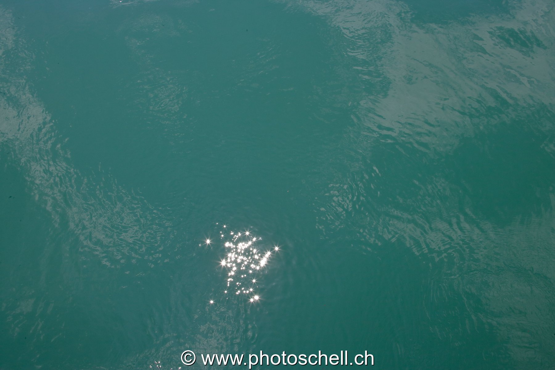 Reflets du soleil sur l'eau