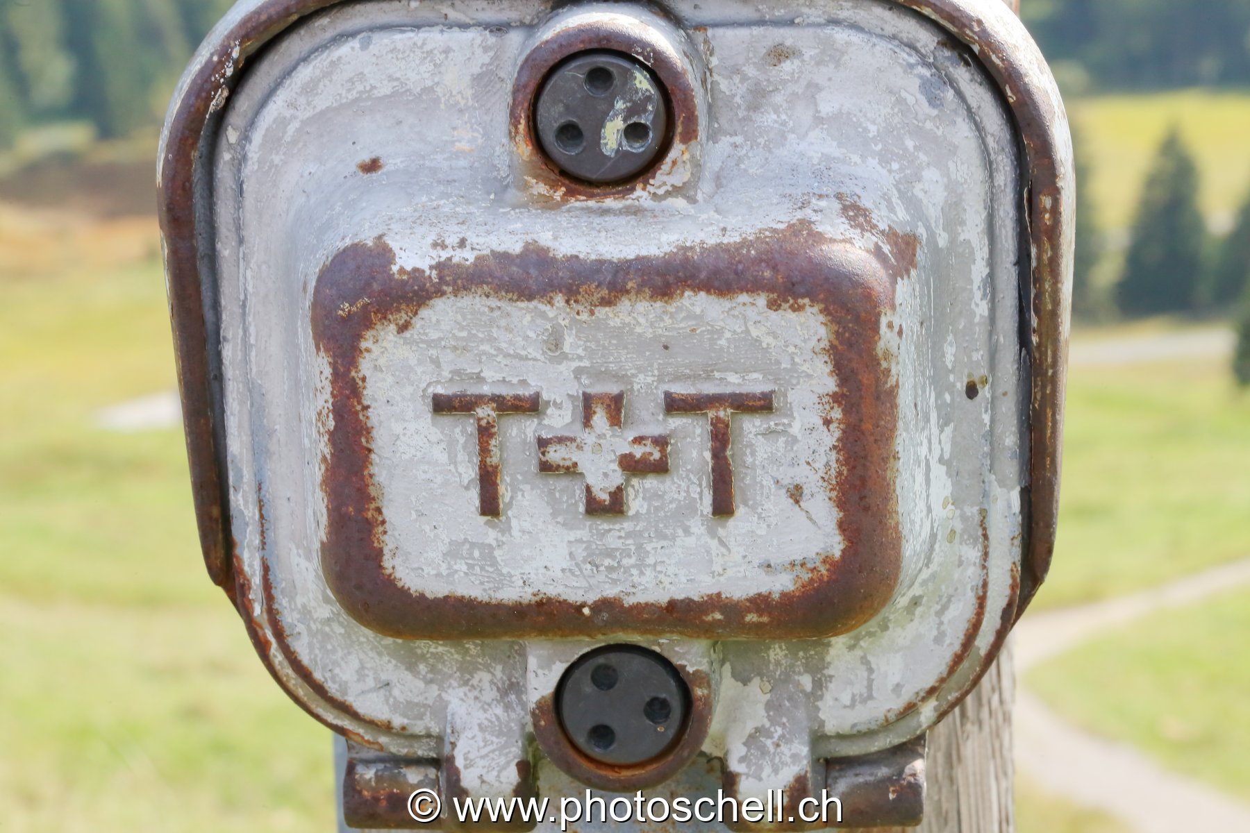 Ancien boitier télécom suisse