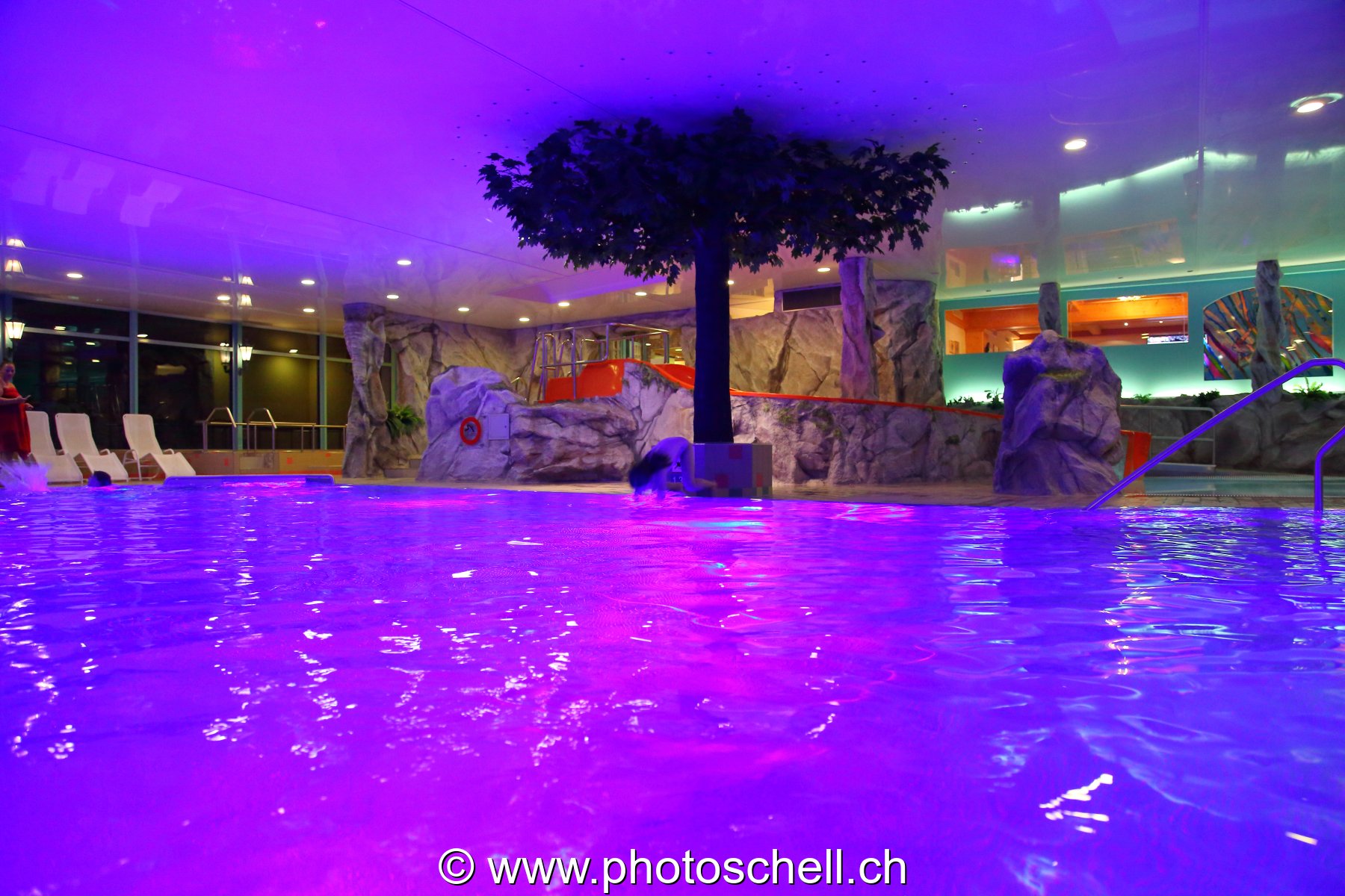Piscine illuminée