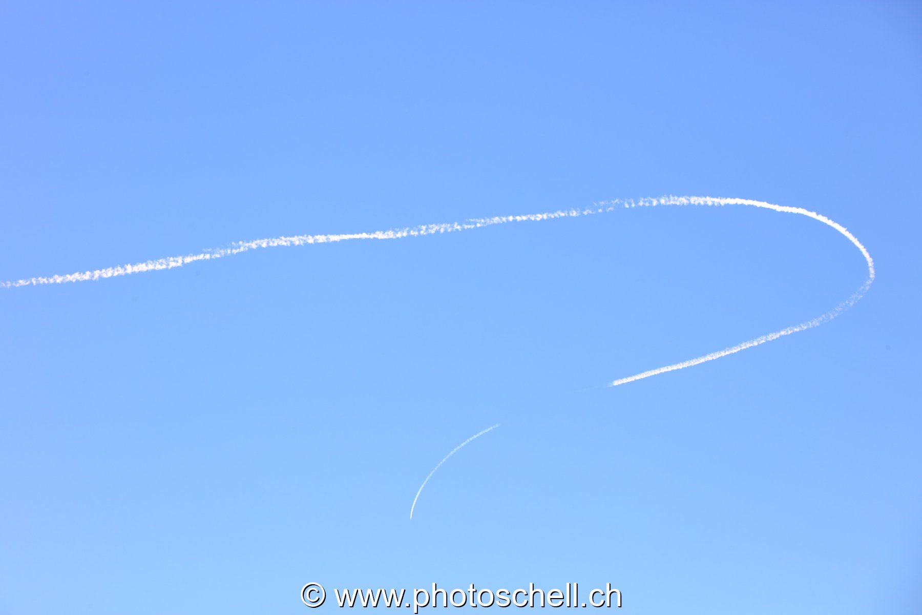 Trajectoire bizarre d'un avion