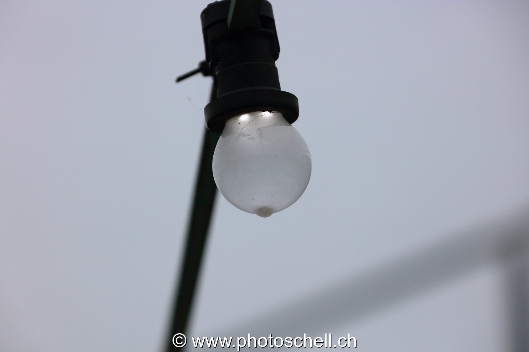 Goutte d'eau sur l'ampoule