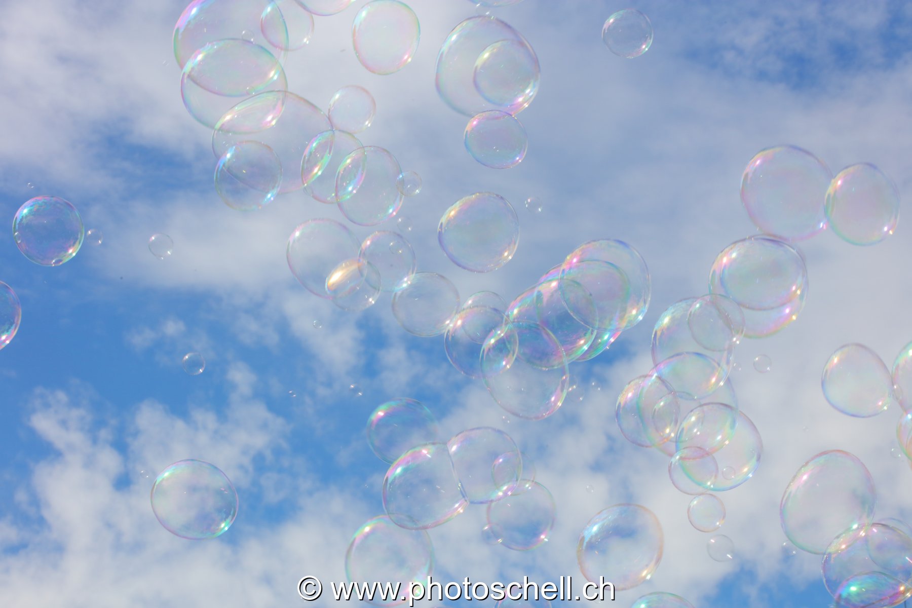 Bulles de savon dans le ciel
