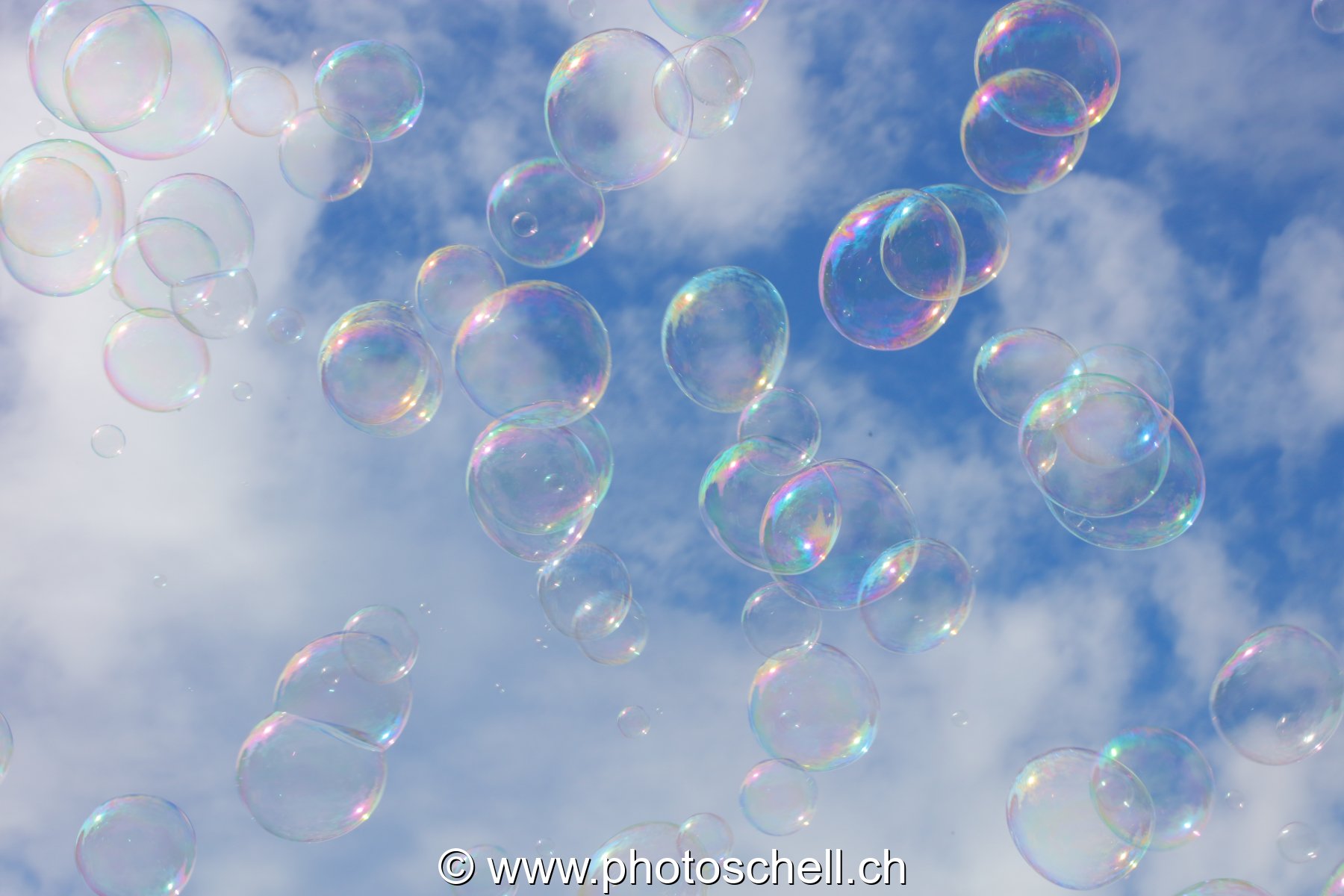 Bulles de savon dans le ciel