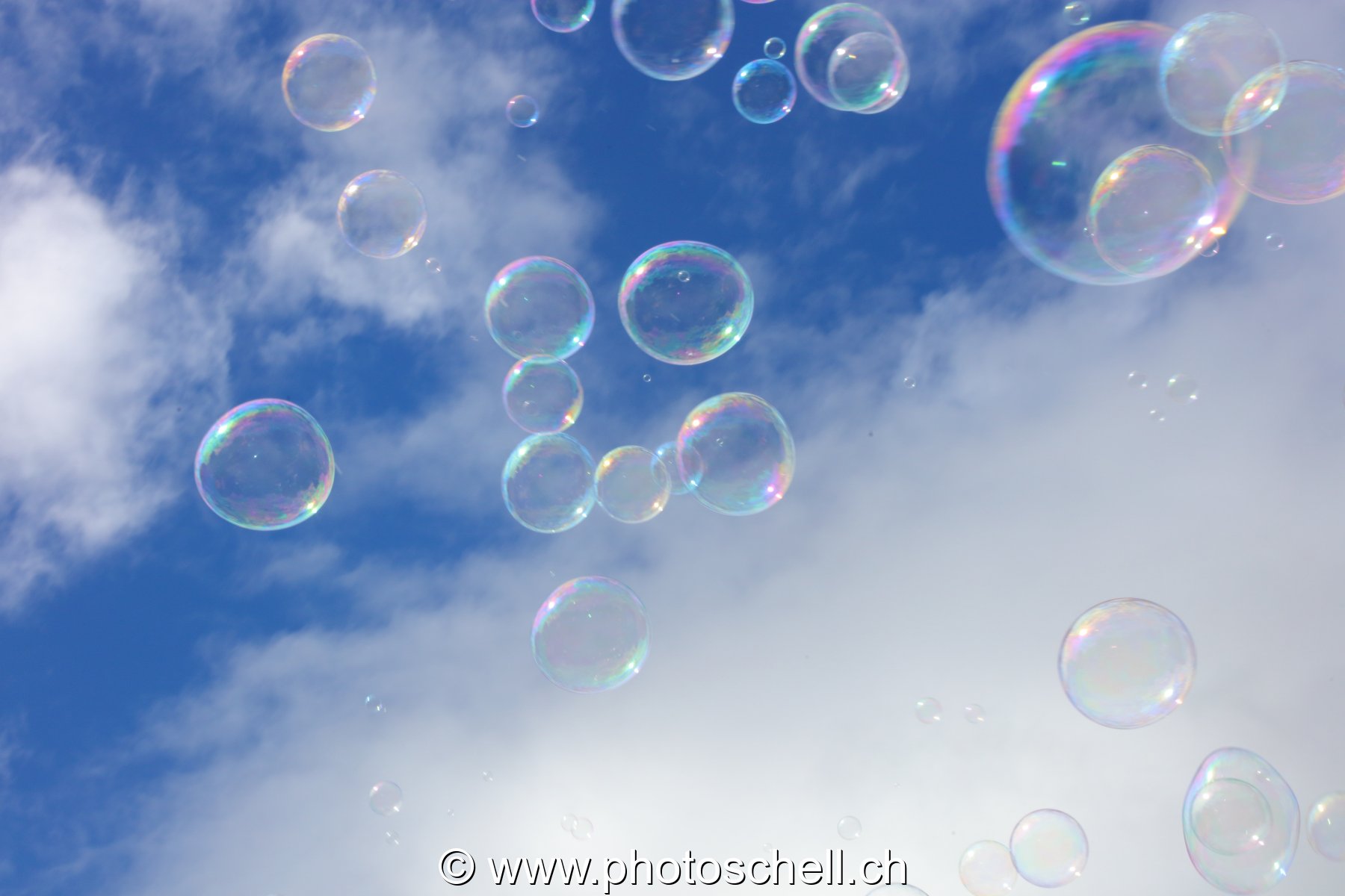 Bulles de savon dans le ciel