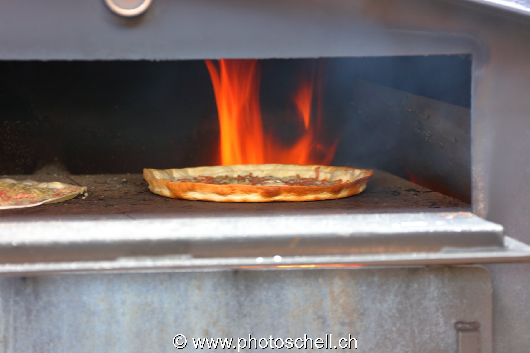 Tarte flambée au feu de bois