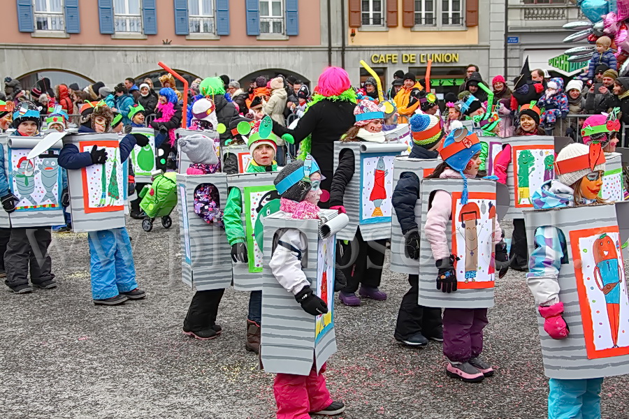 Les enfants au carnaval