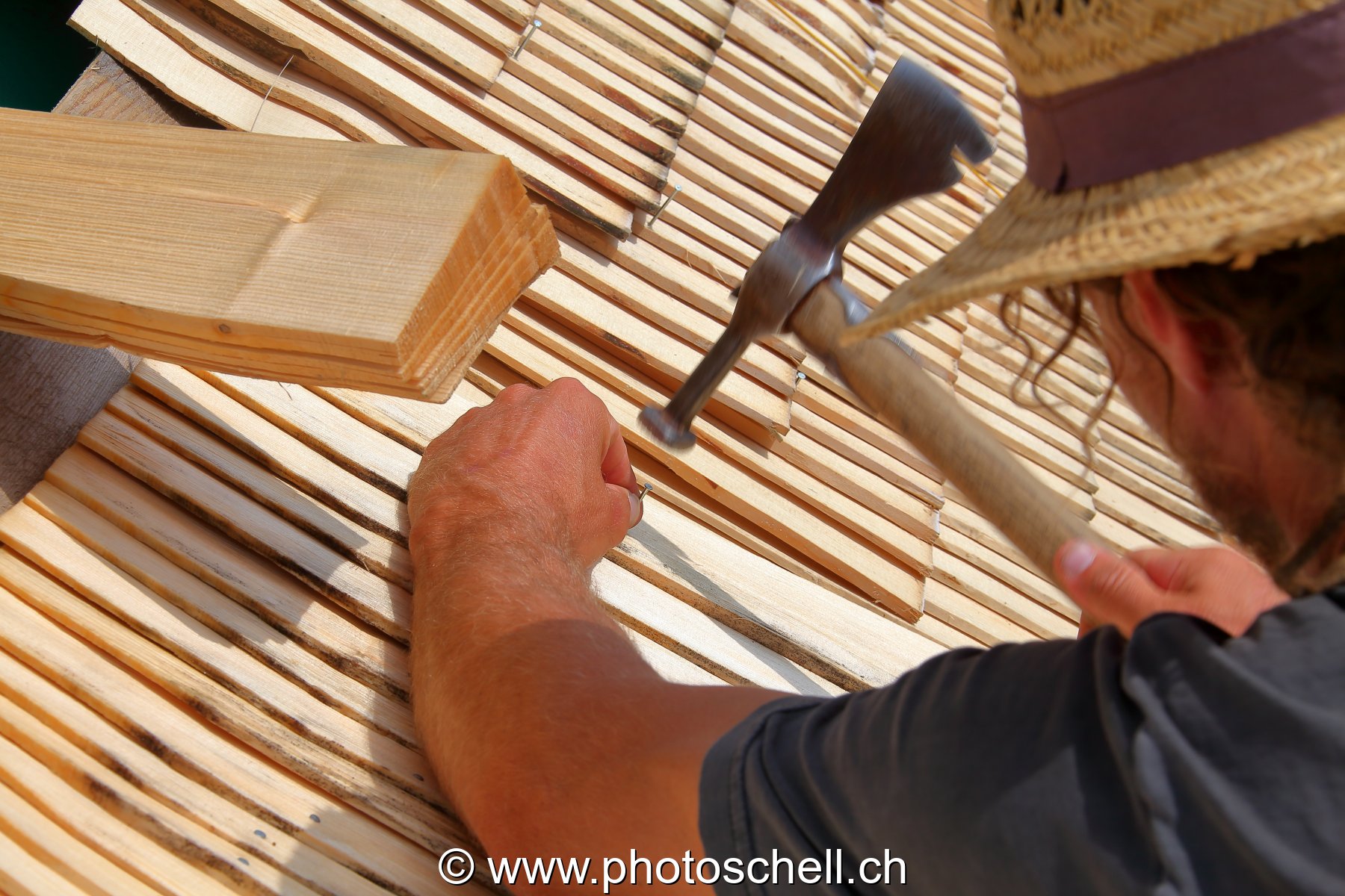 Tavillonnage de la chapelle à la croisée de Marsens