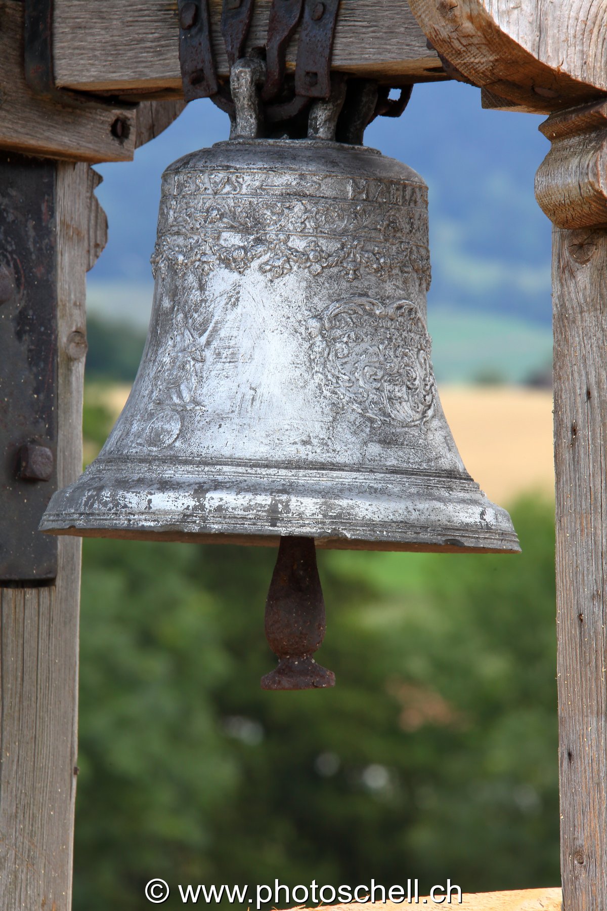 La cloche de la chapelle à la croisée de Marsens