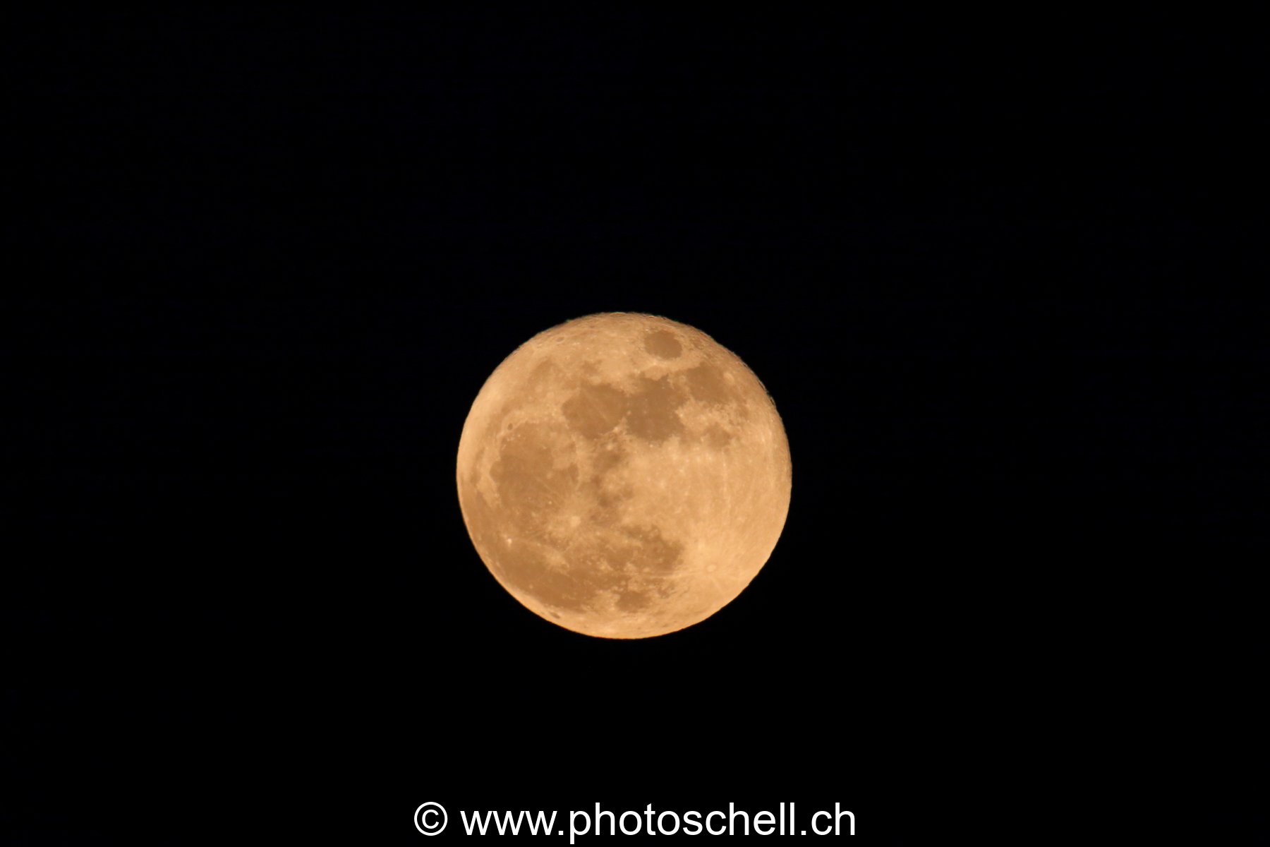 Lune rousse